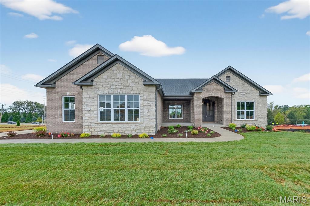 Santino Court - Residential