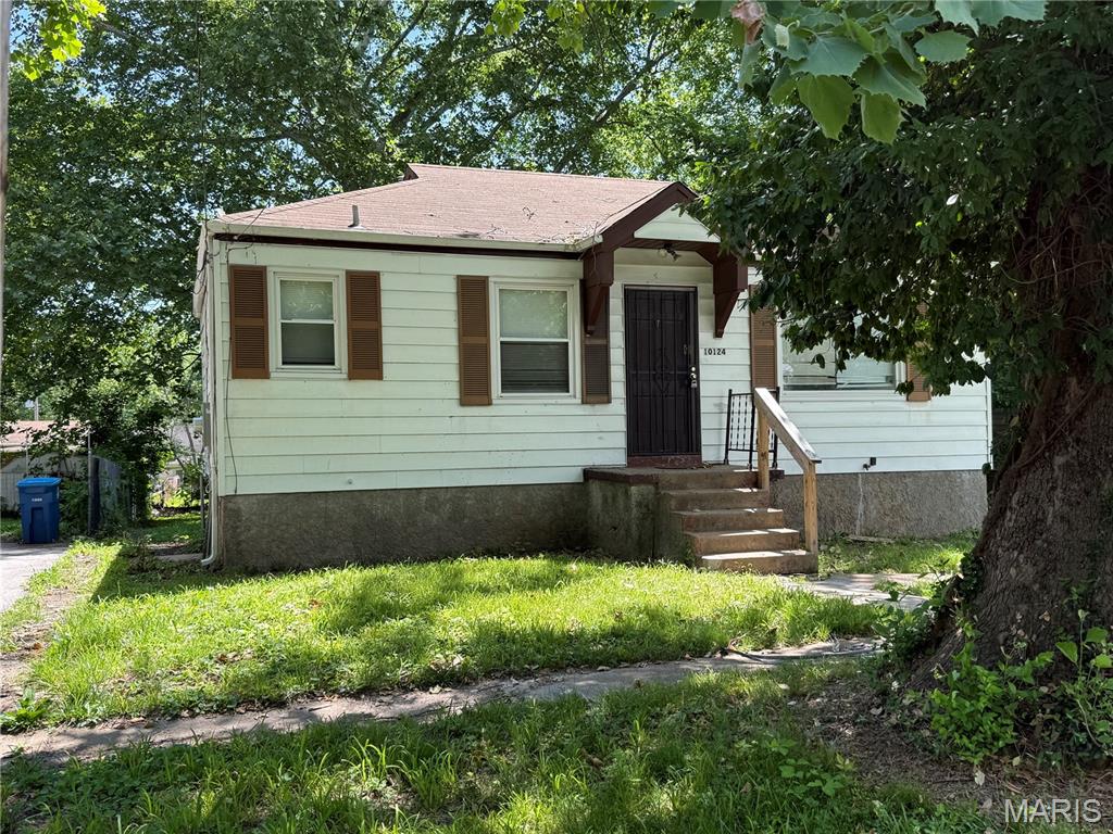 This smart, 2 bedroom, 1 bath rental home perfectly combines modern technology with classic comfort, conveniently located just off Chambers Road with quick access to I-270 and I-70. Inside, you will find beautiful LVP flooring throughout, extra large bedrooms, and a newly updated kitchen boasting an open layout perfect for entertaining. The property stands out with its cutting edge, permanent smart home system, offering total peace of mind through a state-of-the-art security setup featuring undetectable pre-break-in, motion, door, and GPS sensors, alongside a smart thermostat designed to save you money on utilities every month. Complete with a full, unfinished basement featuring washer and dryer hookups, off-street parking, and a partially fenced backyard, this home delivers unparalleled convenience, efficiency, and modern security. Apply today to secure this rental as your next home!