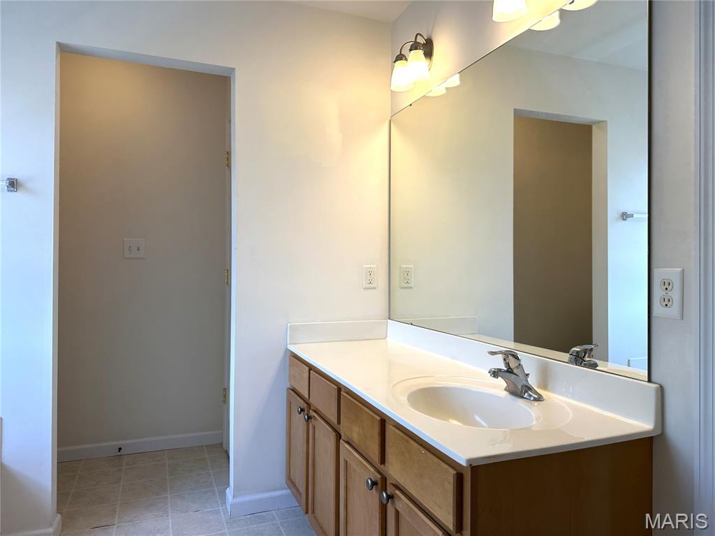 Vlgs At Springhurst #3 - Residential Lease