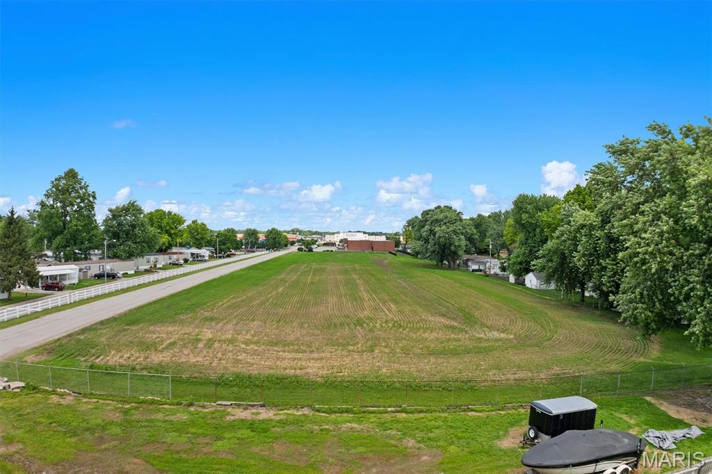Streifs Business Center - Land