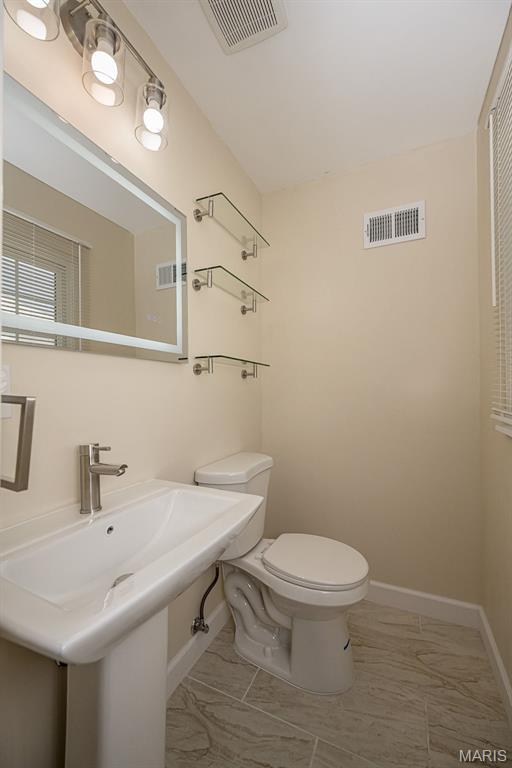 Hathaway Manor 12 - Residential Lease
