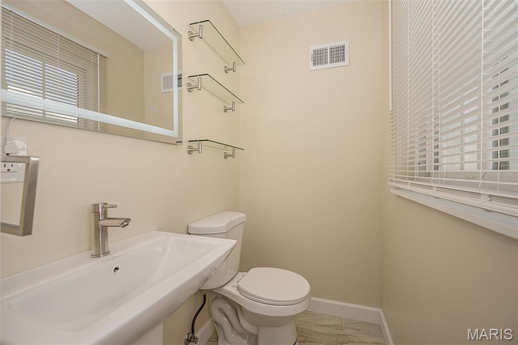 Hathaway Manor 12 - Residential Lease