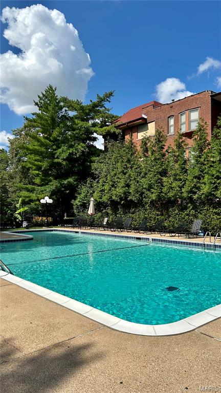 Pershing Ave Condo - Residential
