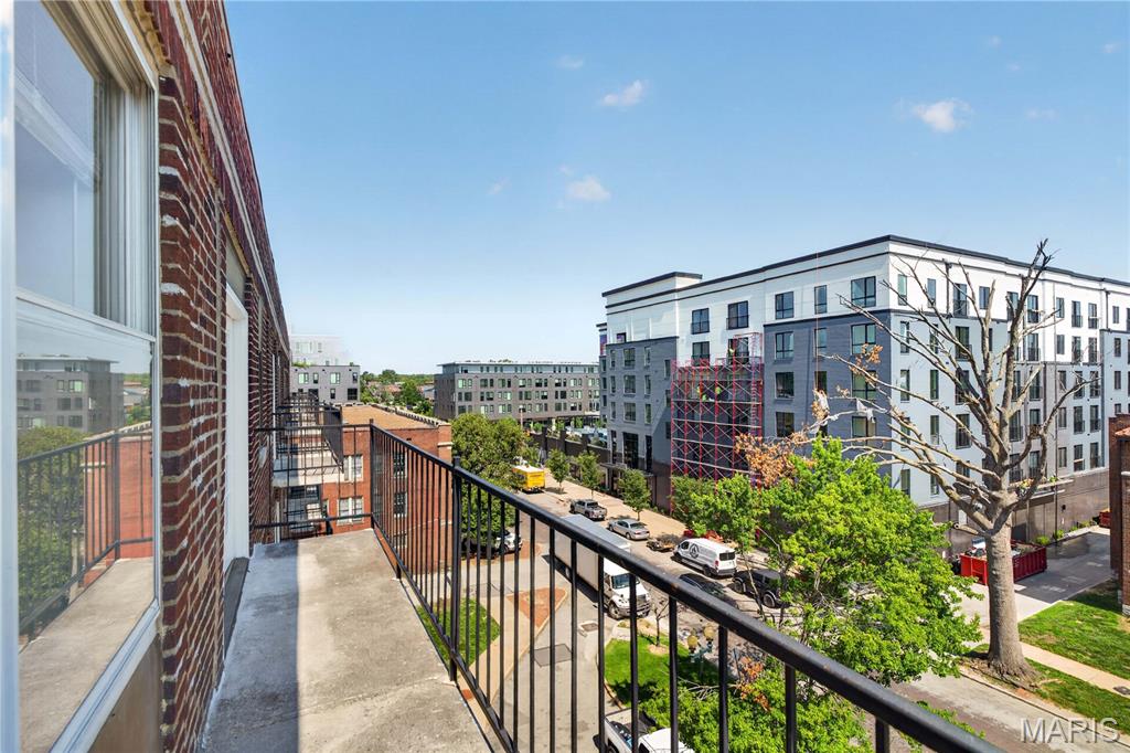 Pershing Ave Condo - Residential