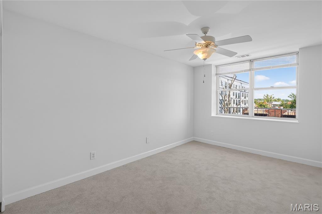 Pershing Ave Condo - Residential