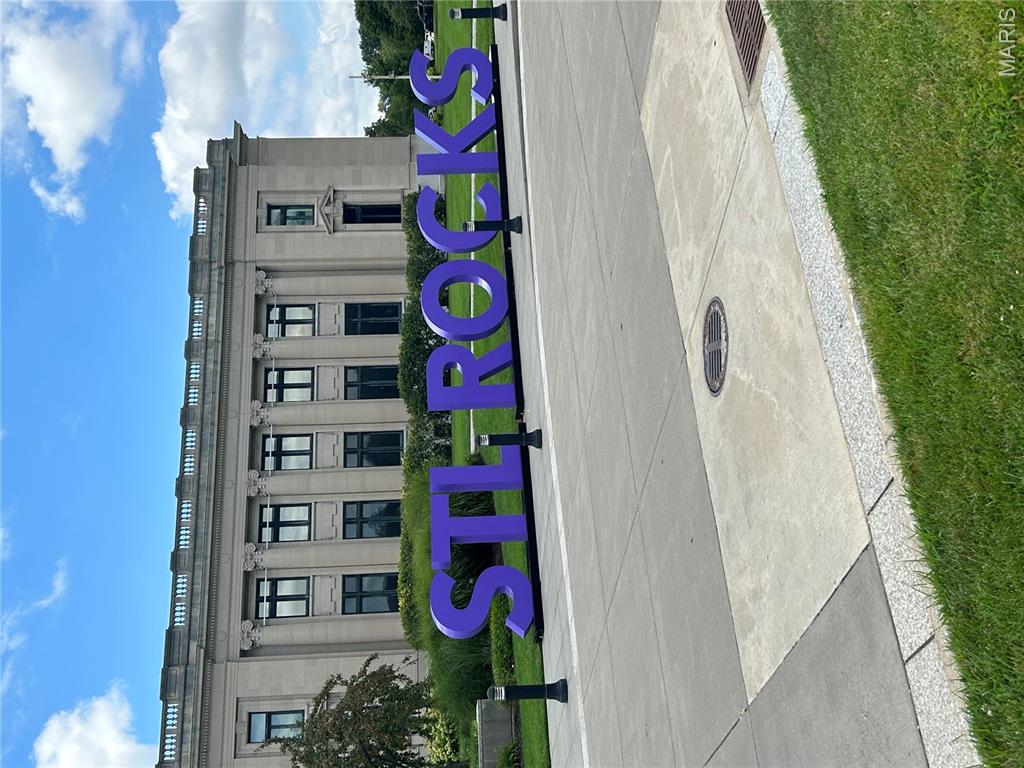 Pershing Ave Condo - Residential
