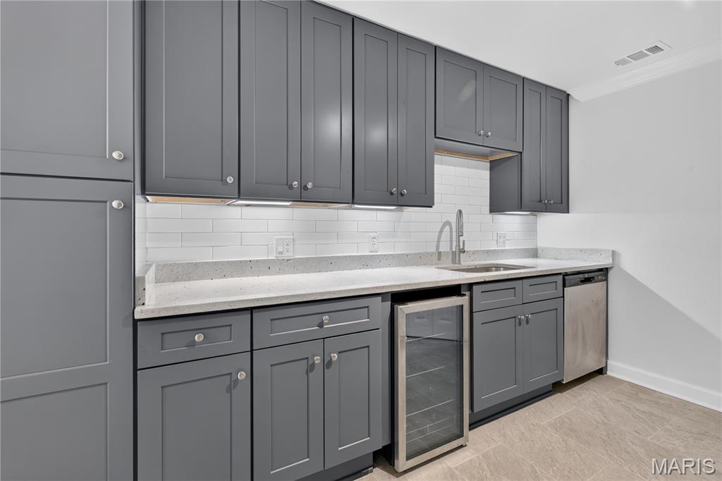 Pershing Ave Condo - Residential