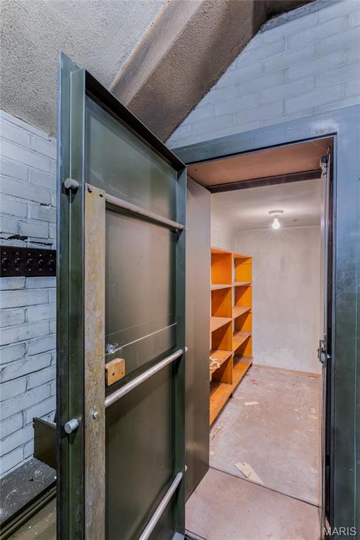 Patchins - Commercial Sale