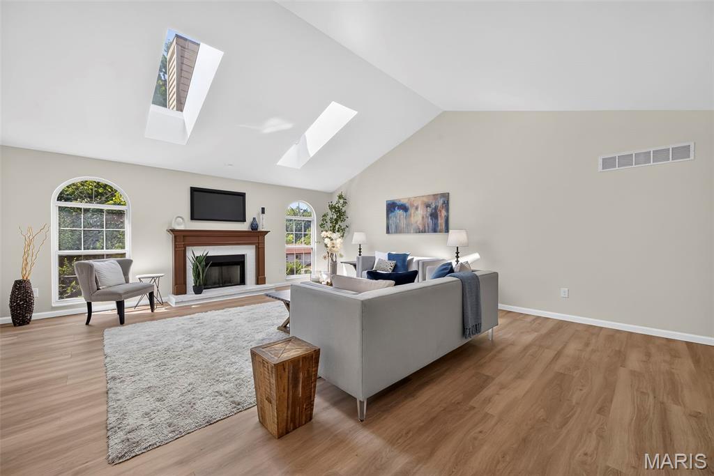 Jamestowne One - Residential