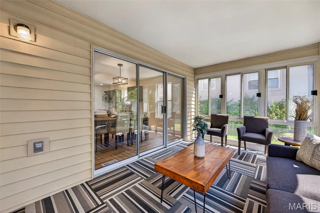 Jamestowne One - Residential