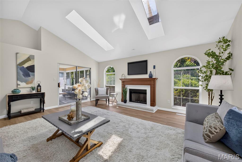 Jamestowne One - Residential