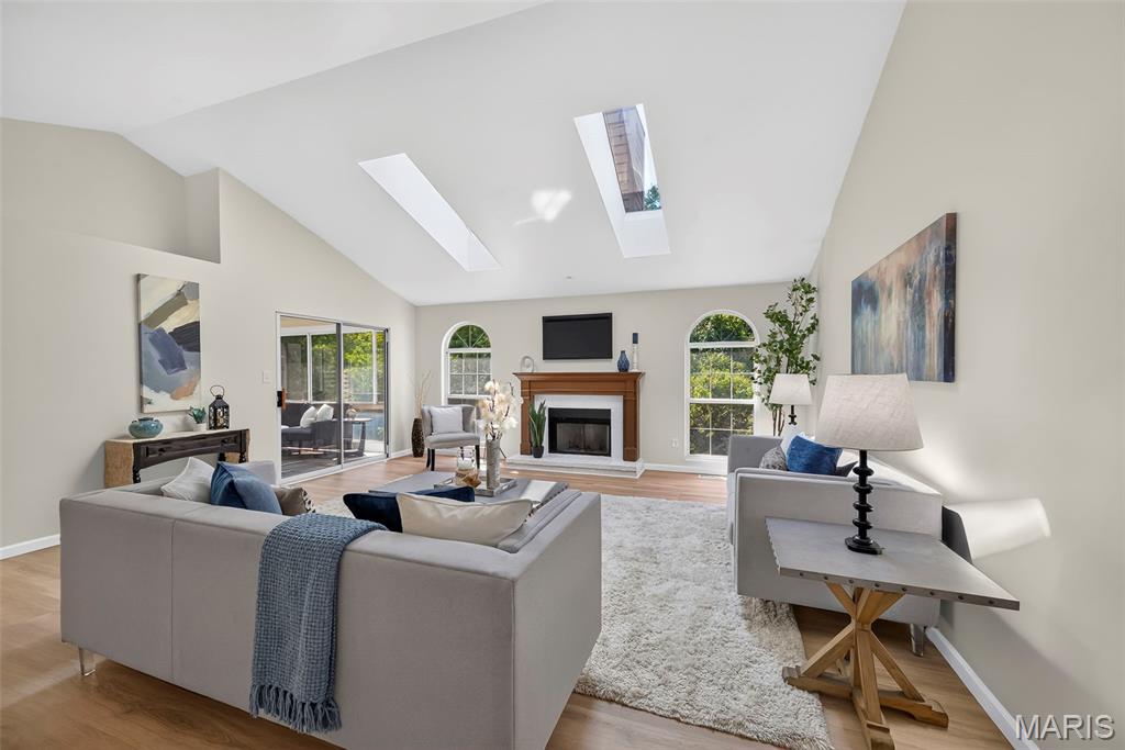 Jamestowne One - Residential