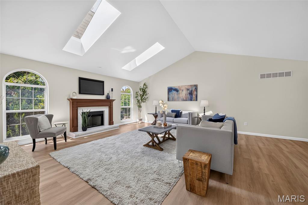 Jamestowne One - Residential