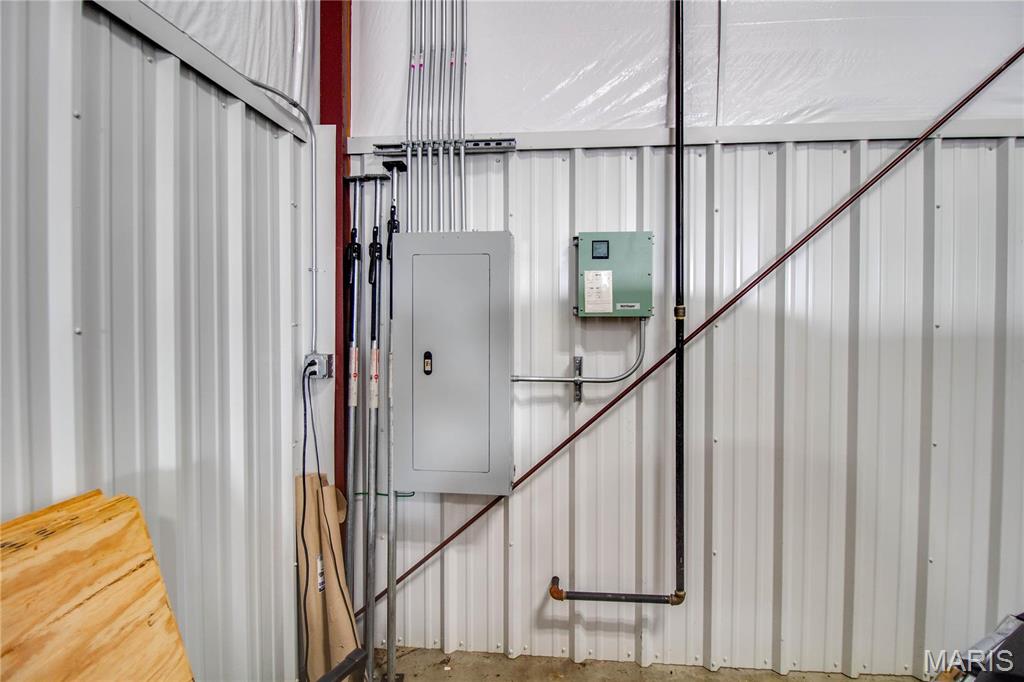 Moreland Commerce Park - Commercial Sale
