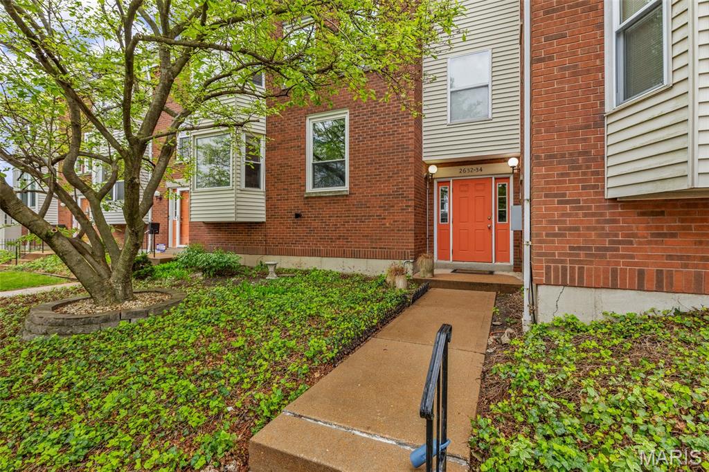 Available for Purchase, or Lease! This condo is move-in ready, close to universities and highways, fully equipped with all appliances to ensure a seamless transition into your new lifestyle. Don't miss out on this opportunity to experience city living. Schedule your showing today and make this your new home! Highlights: *2 Bedrooms with generous closets, 1.5 Bathrooms *Updated Kitchen and Bath *In-Unit Laundry *Spacious Tuck Under Garage and Extra Storage Room *Secure Building for Peace of Mind *Prime Location near SLU (SLU Medical School Campus is about 1.5 miles and Wash U is about 2.5 miles) Top Golf, and Target *Move-In Ready with All Appliances Included.

Neighborhood
Nestled next to the renowned Compton Heights, the Gate is one of the city’s historic neighborhoods. The history of the Gate stretches back to the 1800s, but the Gate is best known as the birthplace of Maya Angelou and is where the Pulitzer prize-winning author and activist lived for part of her childhood. The Gate is also known for housing part of the Saint Louis University Hospital along with several campus buildings and the SLU Medical Center Stadium. This quaint neighborhood has affordable and mid-range rentals available for rent, including cozy apartments in brick buildings and chic renovated flats. Conveniently, the Gate is also convenient to some of the most popular neighborhoods in South City including Shaw, Lafayette Square, and Compton Heights. Residents frequently flock to the Compton Hill Reservoir Park to visit the historic water tower, Lafayette Park for summer concerts, and Shaw for some ice cream before strolling through Tower Grove Park, a sprawling green space.