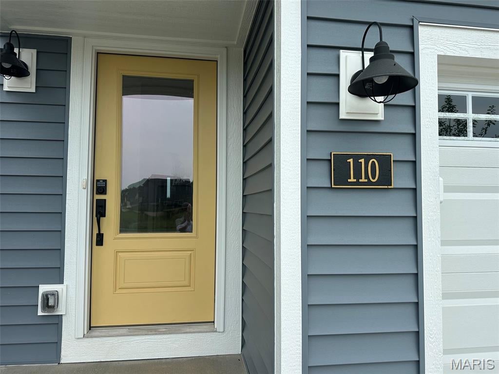 Streets Of Caledonia #8 - Residential Lease