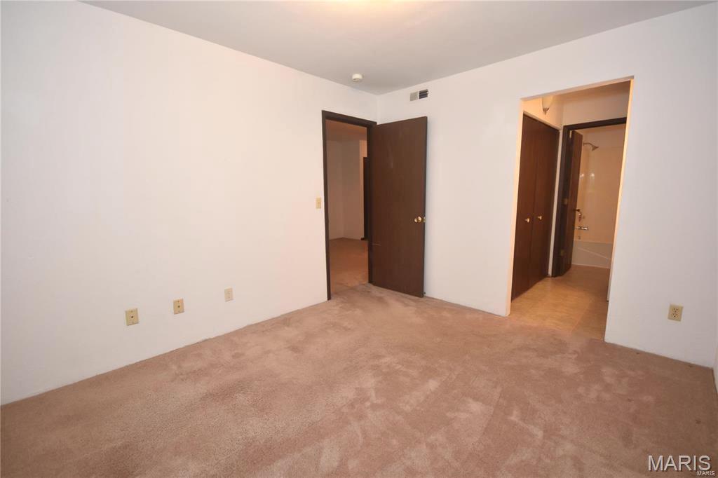 CHATEAU WOODS - Residential Lease