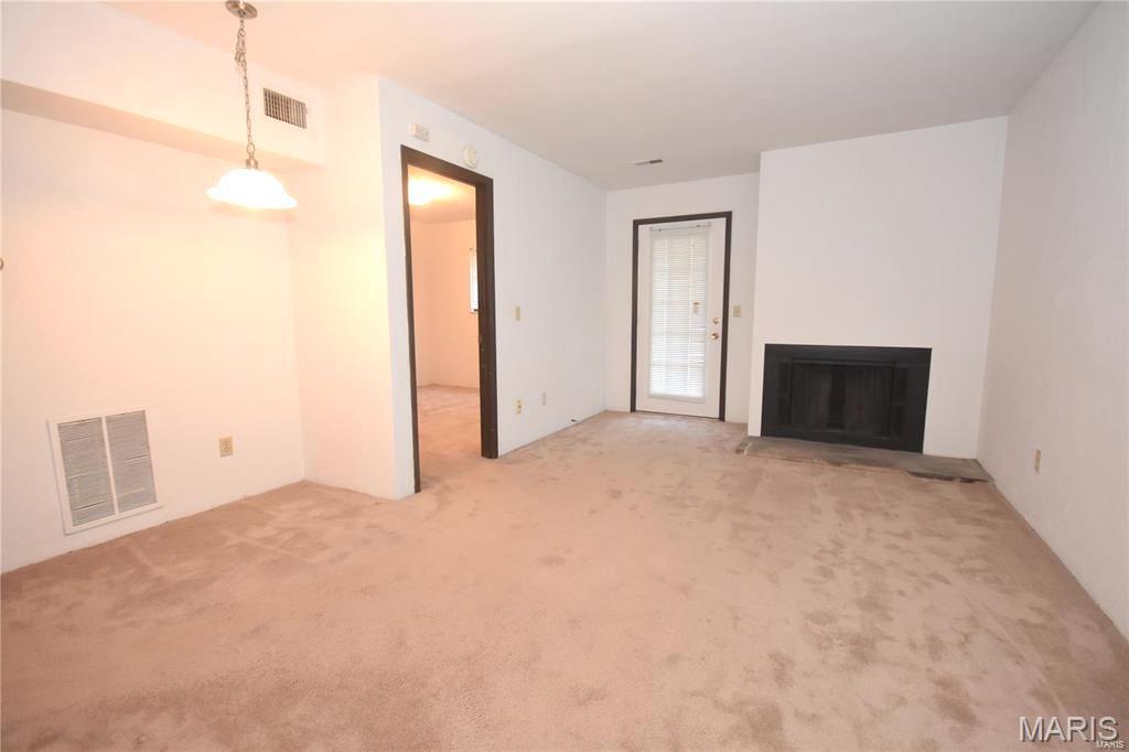 CHATEAU WOODS - Residential Lease