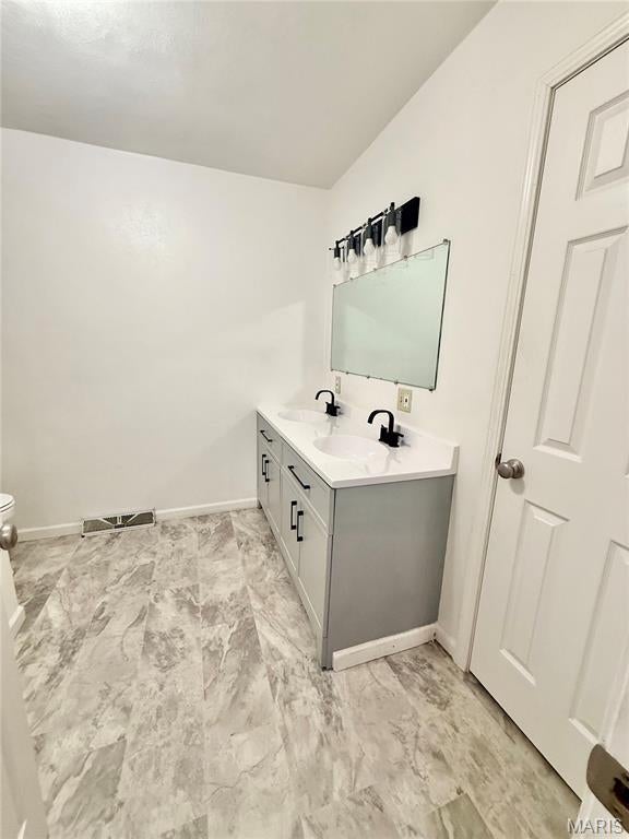 NEWCASTLE MANOR - Residential Lease