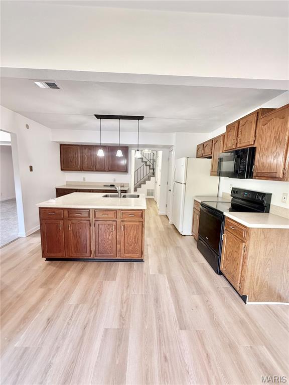 NEWCASTLE MANOR - Residential Lease