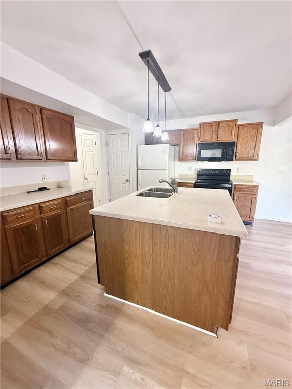 NEWCASTLE MANOR - Residential Lease