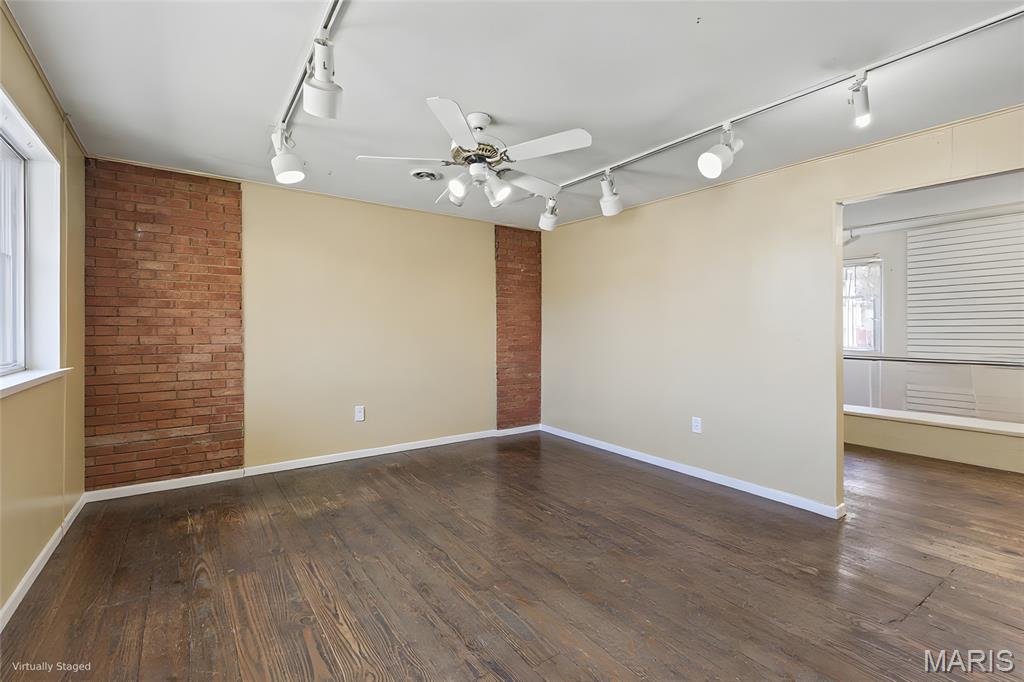 Town Kimmswick - Commercial Sale