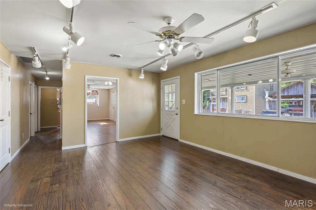 Town Kimmswick - Commercial Sale