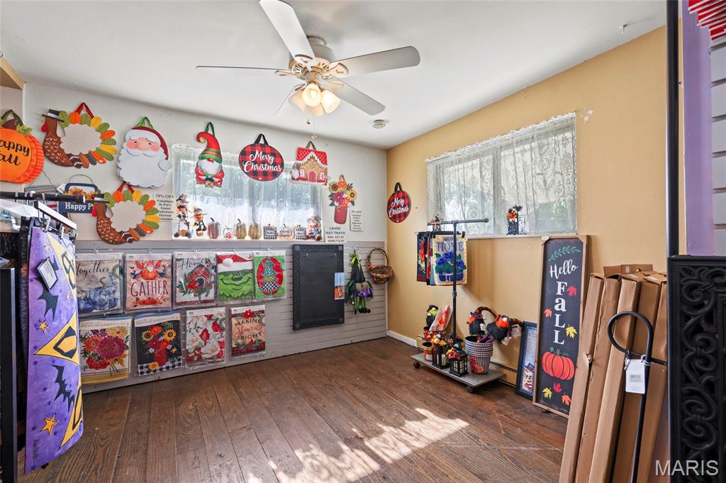 Town Kimmswick - Commercial Sale