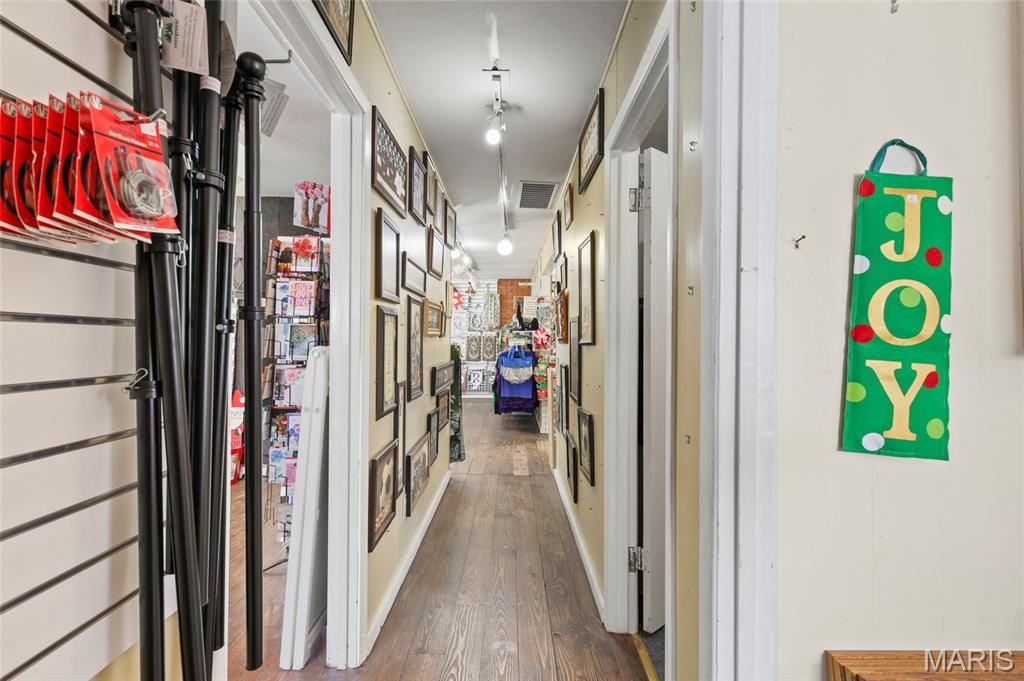 Town Kimmswick - Commercial Sale