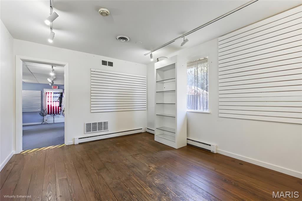 Town Kimmswick - Commercial Sale