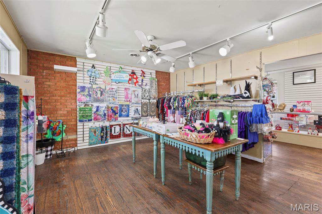 Town Kimmswick - Commercial Sale
