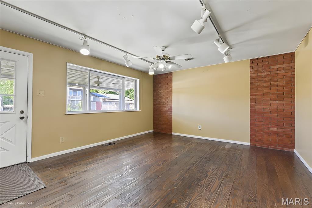 Town Kimmswick - Commercial Sale