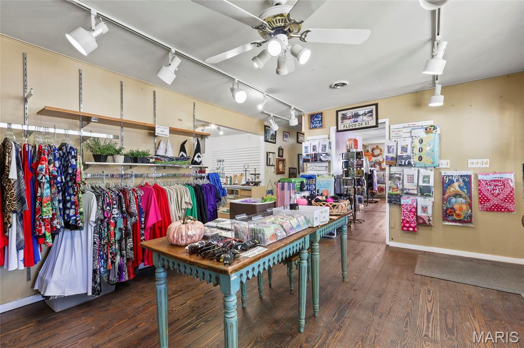 Town Kimmswick - Commercial Sale