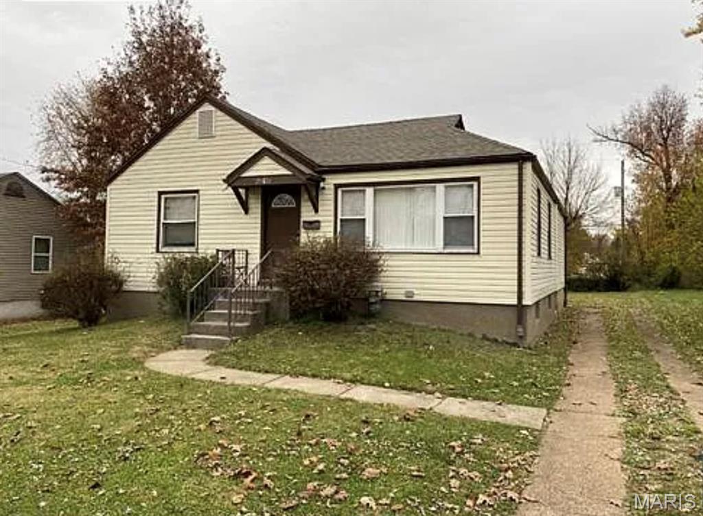 Investor Opportunity!

Turnkey rental property currently generating $1,200 per month in rental income. This 3-bedroom, 1-bath home offers immediate cash flow and strong rental demand. Featuring over 1,000 square feet of living space, a functional floor plan, spacious yard, and off-street parking, this property is a great addition to any investment portfolio. Whether you're a seasoned investor or just getting started, this cash-flowing asset is ready to perform from day one.