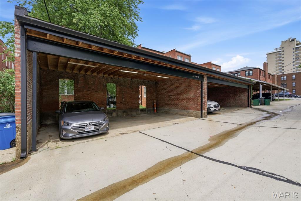 6306 Southwood Condo - Residential