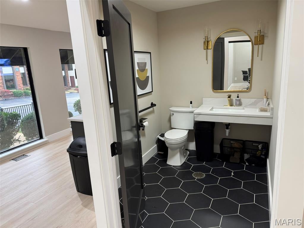 Clarkson Executive Park Condo - Commercial Lease