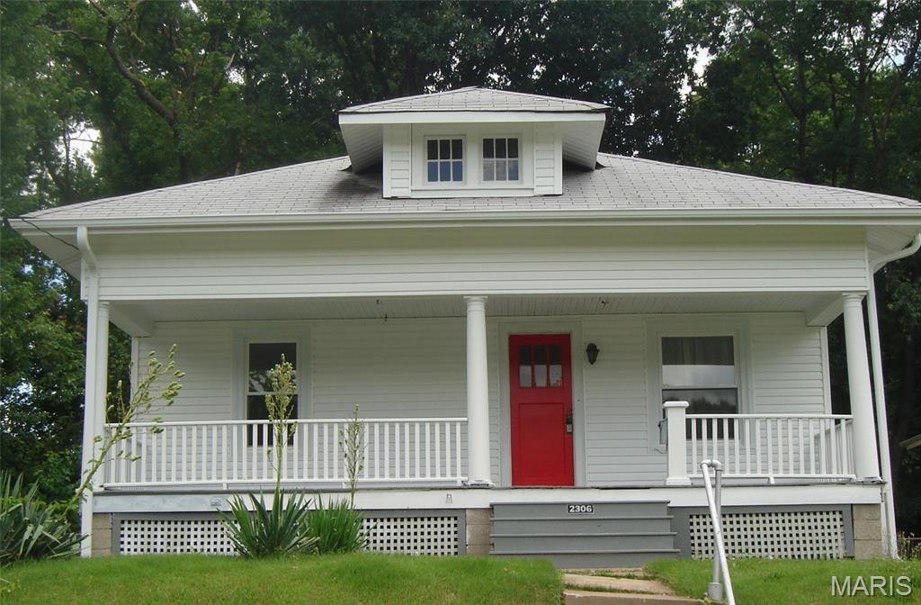 Spacious 3BR/1BA, Ritenour school district. Kitchen has granite countertop, raised birch cabinets, smooth cooktop, hood mounted microwave, ceramic tile floor, hardwood floor, ceiling fan. Central AC. Full basement. Fenced back yard. Great central location. Easy access to highway 170, bus stop. Short drive to nearby Costco, Target, restaurants and shopping. For rent by owner/broker.