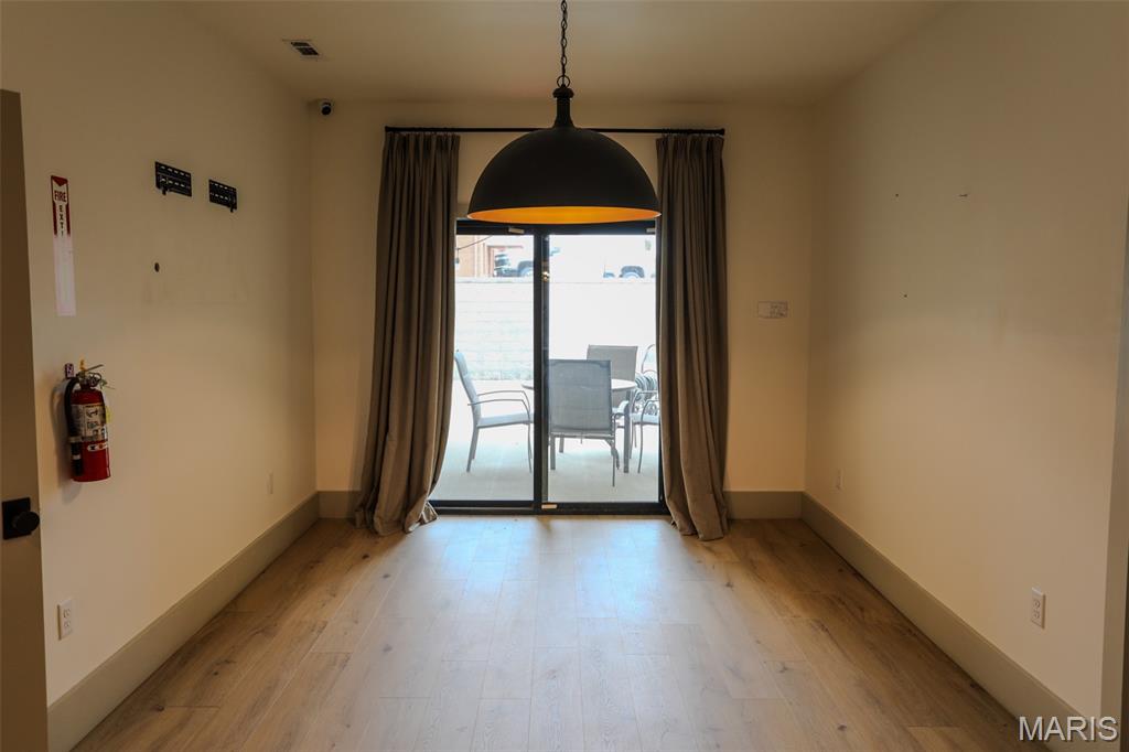 none - Commercial Lease