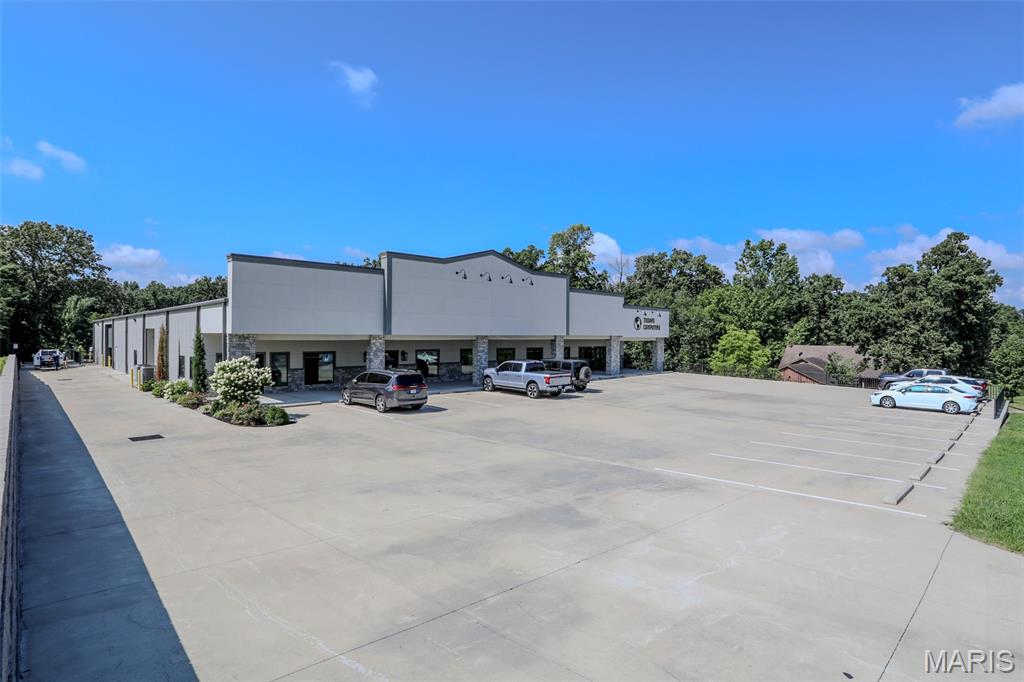 none - Commercial Lease