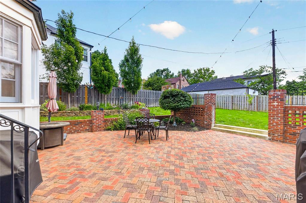 Davis Place - Residential