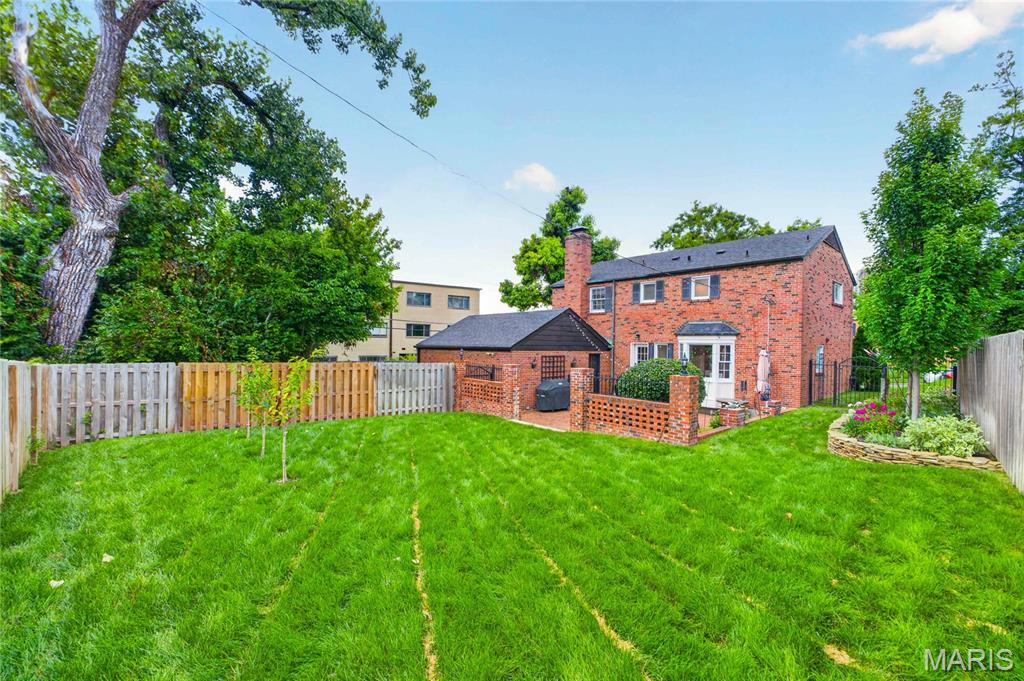 Davis Place - Residential