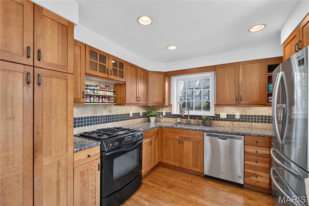 Davis Place - Residential