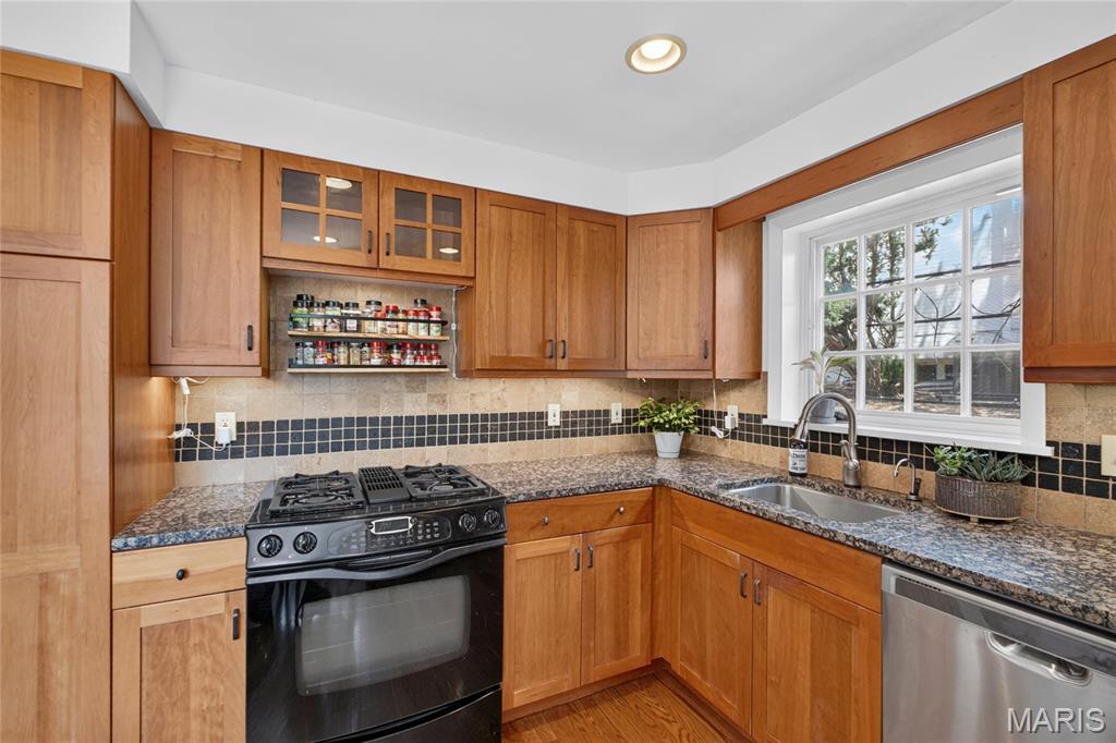 Davis Place - Residential
