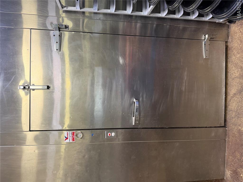 Admiral Pkwy Center - Commercial Sale