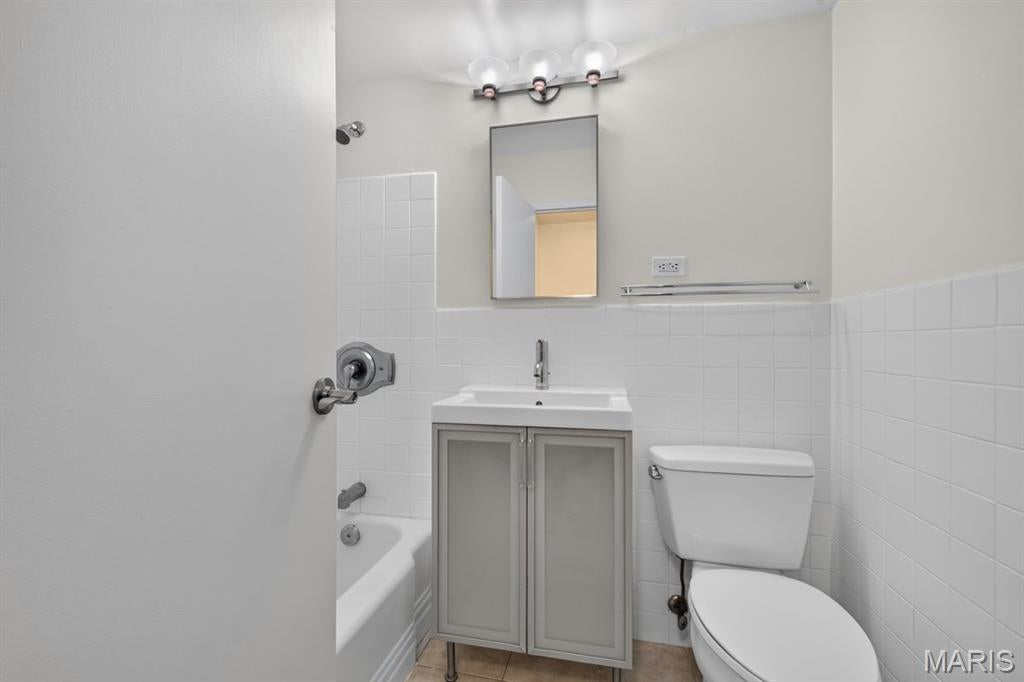 Blu Condos - Residential