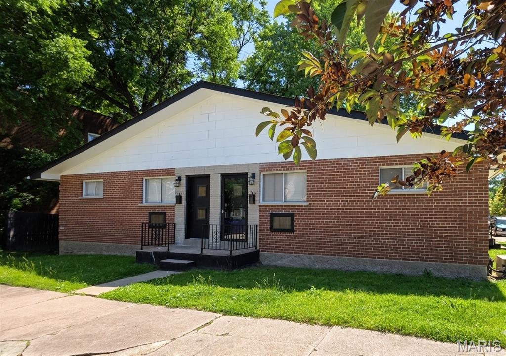 Turn-Key 4-Family in the Heart of Benton Park! Exceptional opportunity for an investor to acquire a well-maintained, all-brick four-family in a prime St. Louis location. Each of the four units features a spacious 2-bedroom, 1-bathroom floor plan designed for functionality. Tenants enjoy rare amenities including private, individual basements—perfect for additional storage—along with laundry hookups in each unit’s basement and off-street parking. Situated in the vibrant Benton Park neighborhood, this property offers effortless access to highways, local dining favorites like Sidney Street Cafe and the shopping districts of Cherokee Street. If you are looking to expand your portfolio, this property is a must-see. Solid rental history and ready for its next owner!