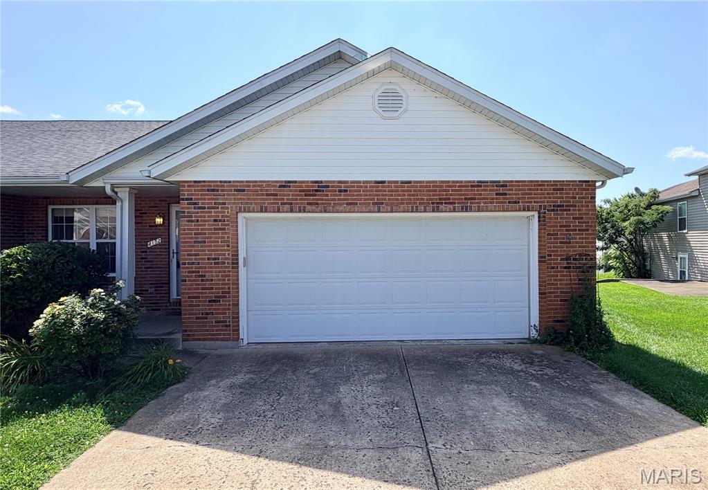 Very handy location, walking distance to major shopping.  Open floor plan with cathedral ceilings in great room, dining room. Main floor laundry room in hallway off bedrooms. Home has assumable loan with great rate, call for details, must be vet or surviving spouse.  Call for
private tour!
