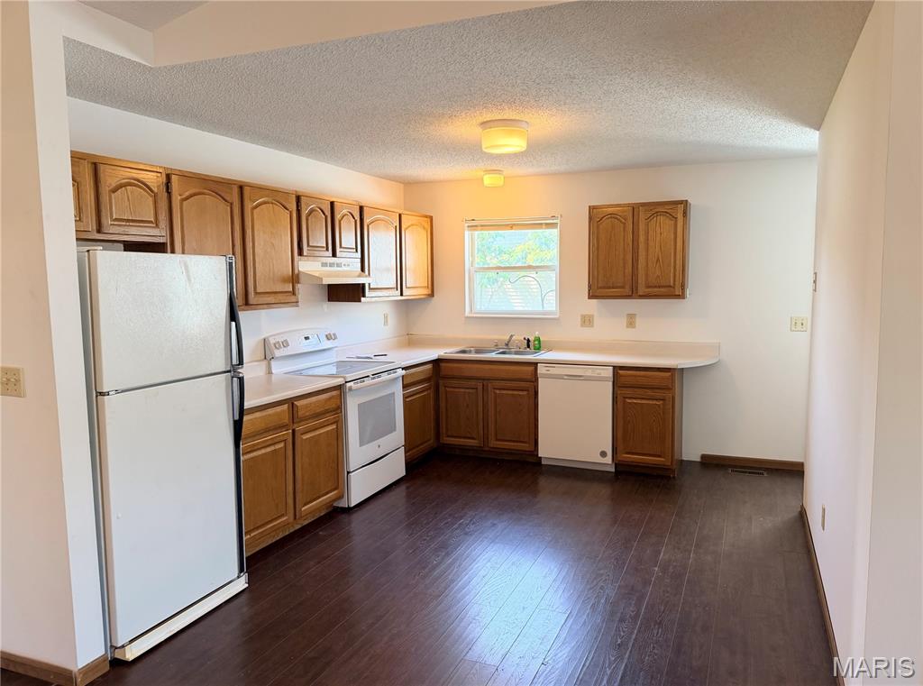 Brookview Manor - Residential