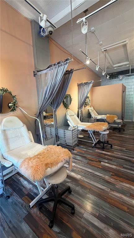 n/a - Commercial Lease