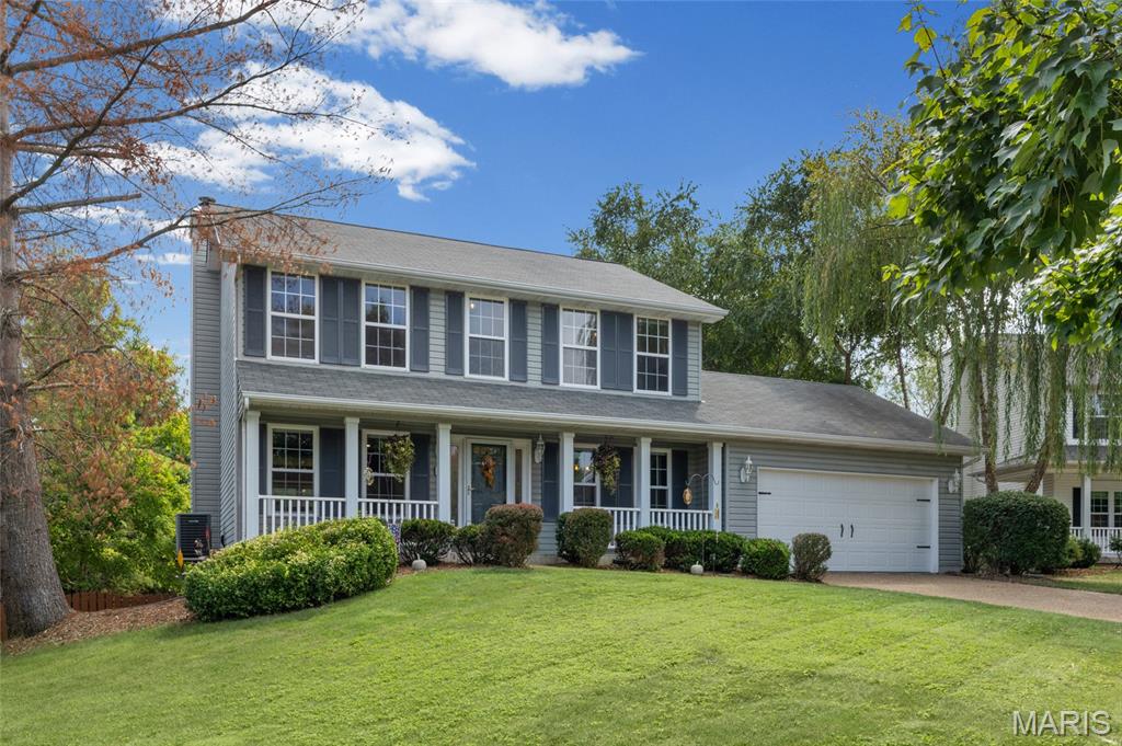 100 Quiet Grove is making one last splash in St. Peters before holiday mode officially kicks in! Imagine slow mornings with coffee on the deck, afternoons spent enjoying the fenced, level backyard, and evenings where the walkout lower level opens right onto the patio and keeps everyone connected to the fun outside. With 4 bedrooms, 2 full baths and 2 half baths, there’s plenty of room to spread out, host friends, settle in and make everyday life feel a little easier. When you’re ready to get out, take a walk along the subdivision’s walking trails or head toward nearby Cottleville for dinner, drinks, shopping and local favorites. Easy highway access keeps the rest of St. Charles County within reach. From sunny pool-season days to crisp fall walks, cozy nights and holiday gatherings ahead, this is the kind of home that lets every season tell a new story.